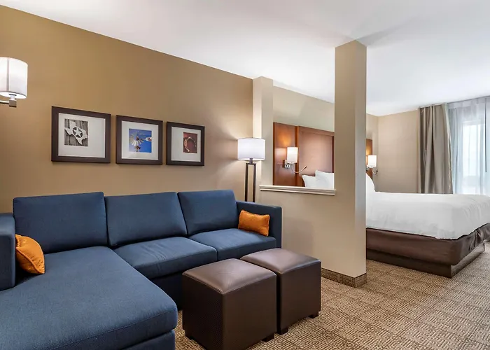 Comfort Inn & Suites